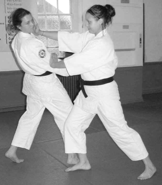 AIKIDO UK - WOMEN'S AIKIDO - LADIES SELF-DEFENSE