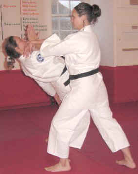 AIKIDO UK - WOMEN'S AIKIDO LADIES SELF DEFENSE