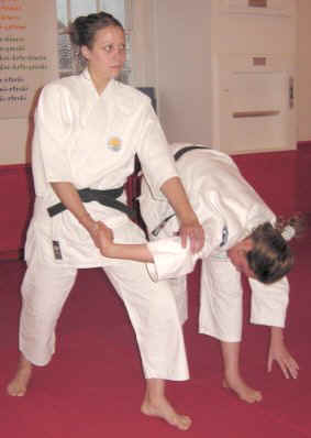 AIKIDO UK - WOMEN'S AIKIDO LADIES SELF DEFENSE